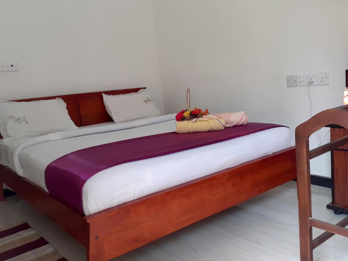 Subash Hotel Nallathanniya Room photo