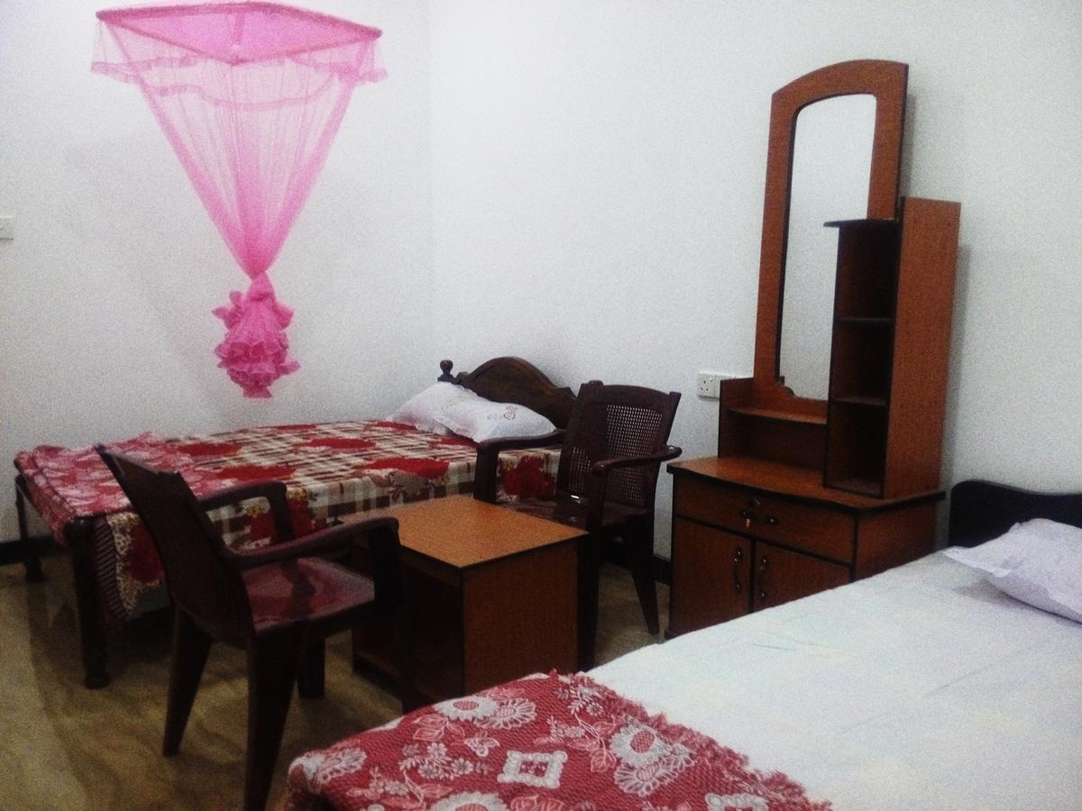 Subash Hotel Nallathanniya Exterior photo